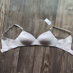 NWT Soma Vanishing Back Bra